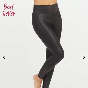 Spanx Faux Leather Leggings. Size Medium, Black. Size medium.
